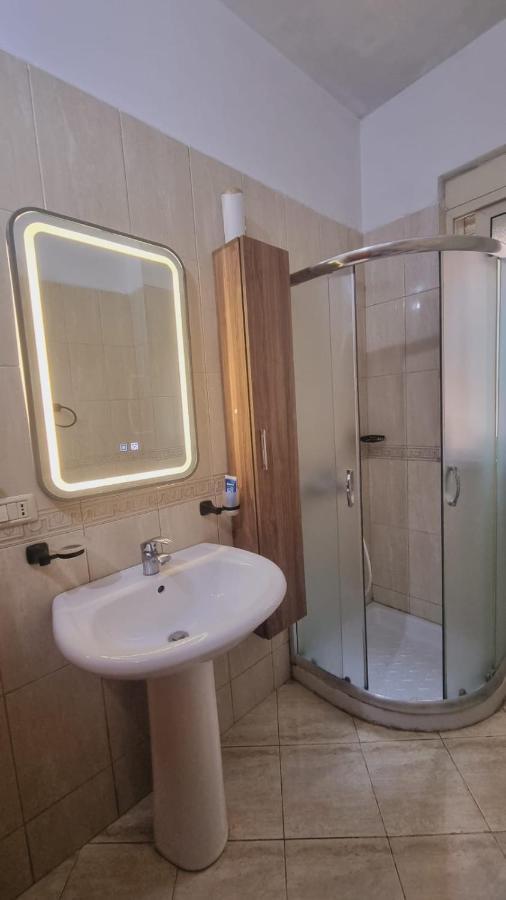 Appartement Liqeni Thate, Tirane Extérieur photo